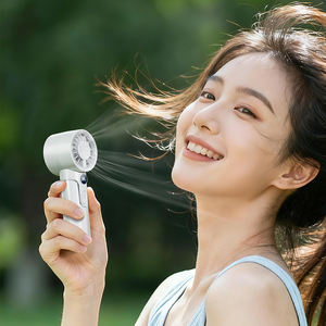 Ventilateur portable USB rechargeable personnalisé OEM 2000 mAh, mini ventilateur électrique personnel turbo à suspendre ou de poche - Product Image 2