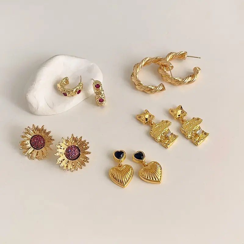 Orecchini a forma di C per le donne orecchini a cerchio placcati in oro 18k stile cuore girasole orecchini pendenti gioielli all'ingrosso