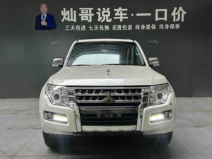 มิตซูบิชิ ปาเจโร V93 ปี <span class=keywords><strong>2022</strong></span> รถ SUV มือสองสำหรับขับขี่ออฟโรด เครื่องยนต์ 3.0L V6 เบาะผ้า รุ่นตะวันออกกลาง ขับเคลื่อน 4 ล้อ นำเข้า - Product Image 4