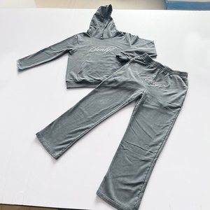 Ensemble de survêtements personnalisés avec logo brodé 3D, sweats à capuche délavés de haute qualité et pantalons de survêtement à jambes larges, design de survêtements de jogging - Product Image 1