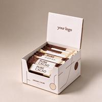Emballage de vente au détail personnalisé imprimé, combinant une structure en carton avec plusieurs compartiments pour pochettes et un graphisme de marque