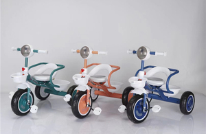 Tricycle pour enfants en gros avec barre de sécurité, vélo <span class=keywords><strong>à</strong></span> pédales orange pour enfants, vente en gros de tricycles pour tout-petits avec lumière et musique - Product Image 6