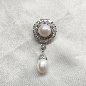 Grande broche de fleur de poitrine à la mode en perle d'eau douce blanche de 11-12 mm, perle en forme de goutte d'eau de 8-9 mm pour vêtements - Product Image 3