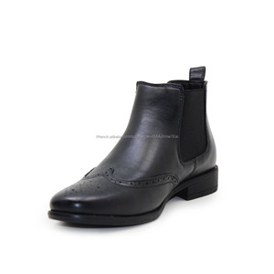 Vente en gros Logo personnalisé <span class=keywords><strong>noir</strong></span> italien élégant hommes hiver bottines robe formelle casual <span class=keywords><strong>Chelsea</strong></span> bottes hommes - Product Image 3