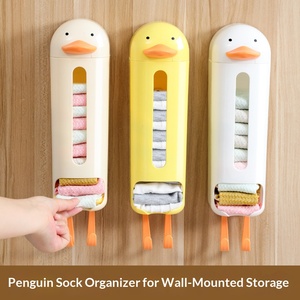 Caja de Almacenamiento de Plástico PP de 2L con Diseño de Pingüino de Dibujos Animados para Ropa Interior y Calcetines, Montable en Pared, Estilo Moderno - Product Image 1