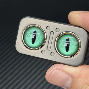 Jouets anti-stress EDC exquis en forme de hibou, spinner anti-stress en alliage de zinc, slider anti-stress personnalisé, jouet anti-stress et de relaxation pour le bureau - Product Image 4