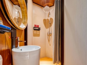 Casa Modulare in Legno con Tetto a Piramide in PVDF, Stile Resort Hotel, Cabina con Terrazza Esterna, Resistente Chalet per Glamping - Product Image 6