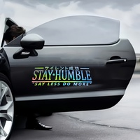 Stay Humble 'Say Less Do Plus' Vinyle Sticker Autocollant Auto-Adhésif JDM Drift Stance Anime Motivation pour Voitures et Vitres de Véhicules