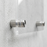Plaque de porte personnalisée sur mesure en acrylique transparent avec matériel de fixation pour l'identification de la marque sur les murs de salons et cafés