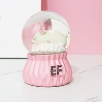 3D resina personalizada lindo cerdo escultura animal estatua globo de nieve artesanía arte regalos recuerdo decoración del hogar estatuilla adornos de escritorio