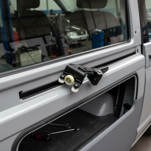 Guía Deslizante Valea Nueva para Transportador de Vehículos Compatible con Volkswagen OEM 7E0843336 - Product Image 3