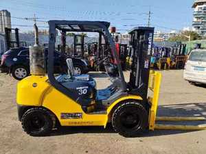 Carretilla elevadora diésel Komatsu FD30 usada a bajo precio con mástil de dos etapas, cómoda y conveniente en buenas condiciones - Product Image 4