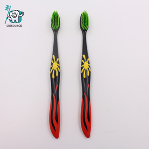 Brosse à dents pour adultes HJ867, brosse à dents manuelle colorée à long manche pour des dents propres - Product Image 1