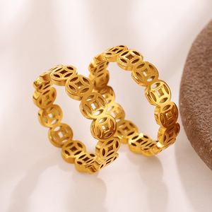 แหวนทองแดงลายฉลุสไตล์ยุโรปอเมริกัน ดีไซน์หรูหราเบาๆ แบบเฉพาะกลุ่ม  นำโชค  สามารถสวมซ้อนกันได้  แฟชั่นสำหรับทั้งชายและหญิง - Product Image 2