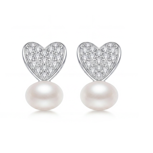 Élégantes boucles d'oreilles clous en argent S925 avec perles d'eau douce en forme de cœur et zircon pavé, bijoux fins romantiques pour femme, cadeau de mariage ou de mariée - Product Image 1