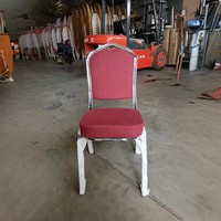 Fournisseur de chaises de banquet en métal de partie empilable en gros bon marché de Offre Spéciale