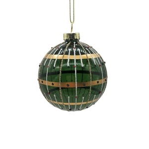 Esfera <span class=keywords><strong>de</strong></span> <span class=keywords><strong>Vidrio</strong></span> Blanca Soplada a Mano <span class=keywords><strong>de</strong></span> Alta Calidad para Decoración Navideña <span class=keywords><strong>de</strong></span> 8 cm con un Fino Patrón <span class=keywords><strong>de</strong></span> Hojas Verdes Brillantes - Product Image 5