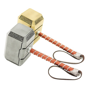 Marteau de <span class=keywords><strong>Thor</strong></span> Avengers 4 <span class=keywords><strong>Love</strong></span> and <span class=keywords><strong>Thunder</strong></span>, modèle grand format en alliage de zinc, argent et or - Product Image 1