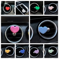 Diffuseur d'air frais pour voiture en forme de chat mignon et moderne, en résine, à clipser sur la grille d'aération, ornement d'intérieur avec parfum naturel, sans électricité requise