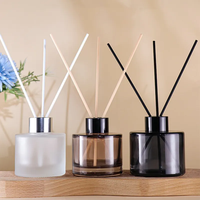 Personnalisé 50ml 100ml 150ml 200ml vide rond carré clair mat blanc noir roseau verre diffuseur bouteilles avec bâton pour la maison