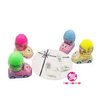 Groothandel Geïmporteerde Zoete Fruitsmaak Gecomprimeerde Tablet Snoep Sprankelende Verrassing Kleurrijke Ei Mini Auto Snoep Speelgoed