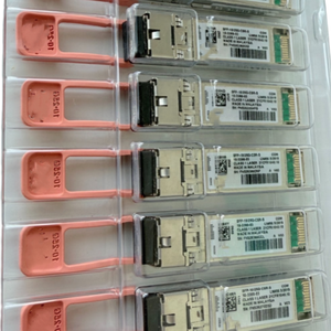 El módulo óptico SFP-10/25G-CSR-S admite transmisión de doble velocidad 10G/25G a 850nm (fibra multimodo) - Product Image 1