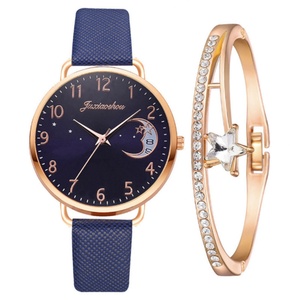 Nouvel ensemble de bracelets pour femmes avec motif lune et cadran numérique - Product Image 1