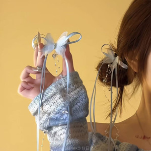 Horquilla francesa con borlas de mariposa rosa, estilo ballet, con cinta y cadena de cuentas para el cabello. - Product Image 2