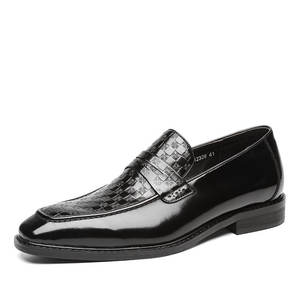 Chaussures en cuir pour hommes, style décontracté et professionnel, personnalisées en usine, design simple et tendance, idéales pour les mariages - Product Image 1