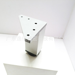 Patas Ajustables para Muebles Yijun, Modelo 080 con Placa Triangular, Pintura Plateada en Aerosol, Fácil Instalación, Estilo Moderno y Minimalista - Product Image 2