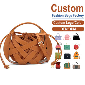Sac bandoulière personnalisé en cuir synthétique avec boucle et chaînes en métal doré |   Sangle réglable Léger Grande capacité - Product Image 1