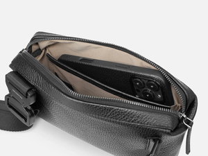 <span class=keywords><strong>Borsa</strong></span> a <span class=keywords><strong>Tracolla</strong></span> da Uomo Personalizzata ODM in Pelle Impermeabile da Esterno <span class=keywords><strong>Piccola</strong></span> <span class=keywords><strong>Nera</strong></span> di Alta Qualità in Vera Pelle Pieno Fiore - Product Image 5