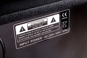 Amplificador de guitarra de entrega por lotes con una potencia de salida de 15W, sonido sin distorsiones y soporte para conector de auriculares. - Product Image 5