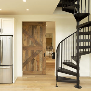 Parfait pour les rénovations historiques Ajoutez du caractère et de l'<span class=keywords><strong>histoire</strong></span> à votre maison avec notre porte en bois de grange résidentielle au design authentique - Product Image 5