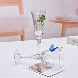 Verres à vin décoratifs multicolores pour bar à domicile, verres à cocktail en cristal à pied avec logo personnalisé, papillon coloré en relief - Product Image 4