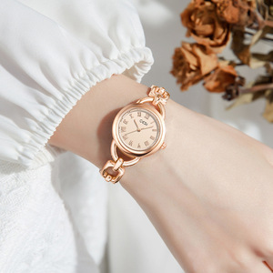 Reloj de Cadena Vintage de Lujo Ligero Especial de Navidad para Mujer - Product Image 4