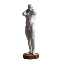 裸の男の等身大のブロンズ彫刻