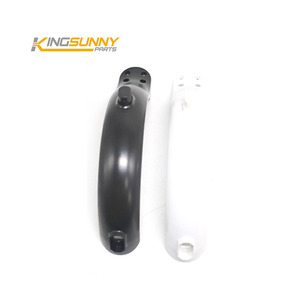Garde-boue arrière noir et blanc à 4 trous pour trottinettes électriques <span class=keywords><strong>M365</strong></span> Pro – Accessoire de remplacement - Product Image 2