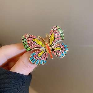 Broche de Mariposa con Diamantes de Lujo Ligero, Accesorio de Estilo Retro Industrial Pesado Europeo y Americano para Traje de Mujer, Regalo - Product Image 5