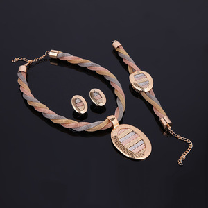 Nouvel ensemble de <span class=keywords><strong>bijoux</strong></span> quatre pièces en alliage de diamant européen et américain : collier, boucles d'oreilles, bracelet – Idéal pour mariages et banquets – Vente directe usine - Product Image 3