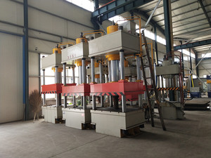 Presse hydraulique de haute précision, 4 colonnes, pour le poinçonnage et le moulage de feuille de métal, Y32 -315T cnc - Product Image 4