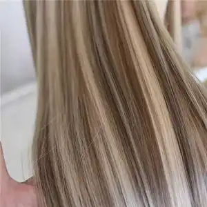 Hittebestendige Lace Front Synthetische Pruik Fashion Beauty Goedkope Midden Deel Synthetische Pruik