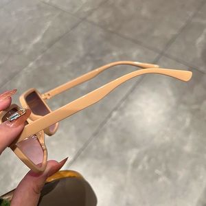 Fashionable square UV-protective sun glasses Oversized <b>Frame</b> Suitable for Both Men and Women Beach Fishing Sunglasses - Product Image 3