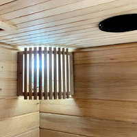 Sauna extérieur luxueux en bois massif pour 4 à 6 personnes, équipé d'un poêle à sauna. Villa de style nordique avec cour et SPA