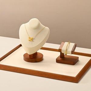 Expositor de Collares Personalizado de Madera Maciza con Microfibra, Soporte para Collares, Modelos de Cuello, Exhibición de Colgantes y Soporte para Máscaras de Cuello - Product Image 5