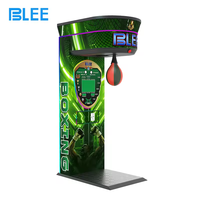 Machine de jeu d'arcade de boxe à monnayeur, simulateur de boxe avec sac de frappe et affichage numérique LED du score pour parcs d'attractions et salles d'arcade BLEE