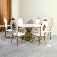 Ensemble de table à manger moderne de luxe avec plateau en marbre, base dorée, chaises rembourrées blanches sculptées pour appartement, villa, hôtel, salle à manger personnalisée