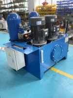 Unité hydraulique à réservoir bleu grande capacité, station de pompage robuste avec sortie synchrone à 3 moteurs et manomètres doubles