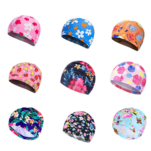 Bonnet de bain unisexe multicolores en polyester enduit PU imperméable et élastique avec pince-nez et bouchons d'oreilles - Product Image 3
