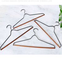 Cintres de luxe en métal pour vêtements, | Accessoires pour manteaux en métal robuste, plats, en métal mat, pantalons en bois